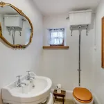 4 Bed In Oc-h30773 Holiday home Cowling
