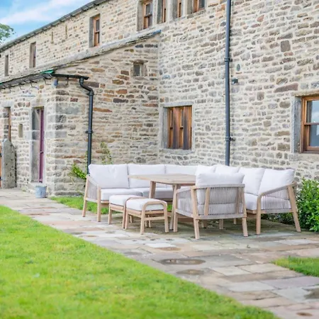 High Stubbing Farm * Cowling