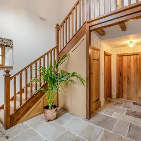 4 Bed In Oc-h30773 *