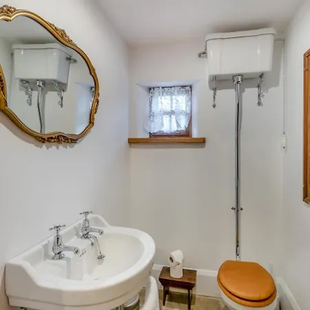 4 Bed In Oc-h30773 Vakantiehuis Cowling