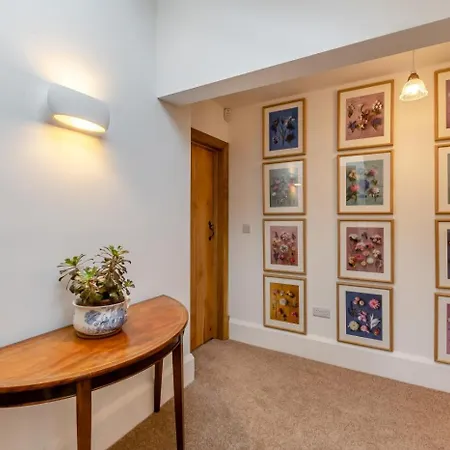 4 Bed In Oc-h30773