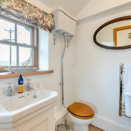 4 Bed In Oc-h30773 Vakantiehuis Cowling